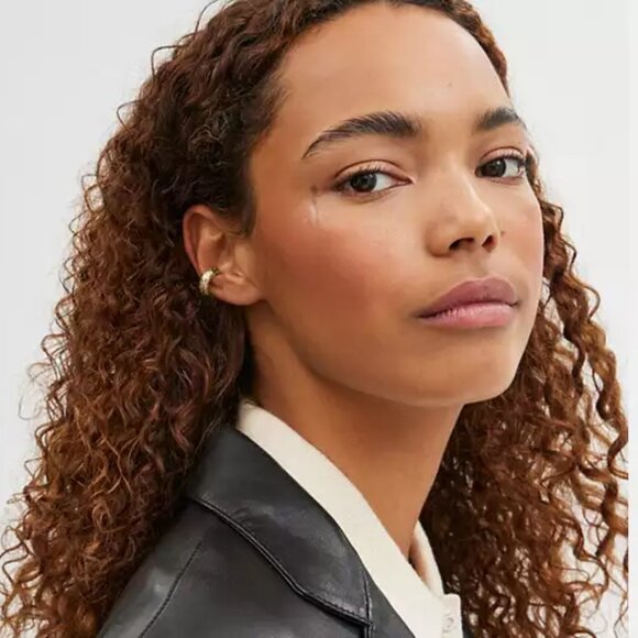 COACH Quilted Signature Ear Cuff, Gold Color, NWT - Picture 3 of 8